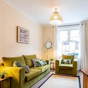  Apartment 2 Bed, Up To 6 Guests Near Centre United Kingdom